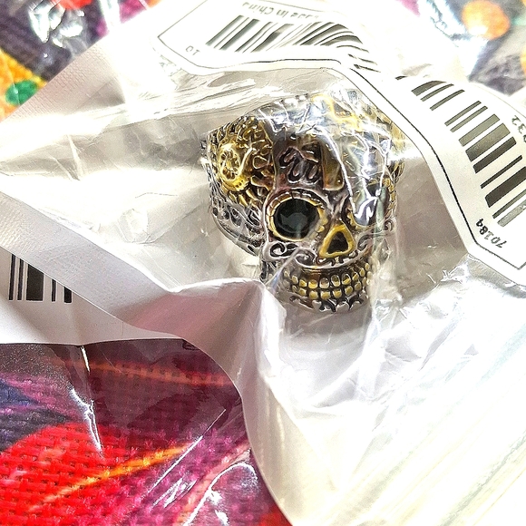 🔥3/$30🔥 SKULL RING w Green Eyes Sz 11 - Picture 5 of 5